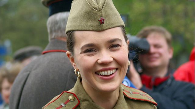 "МИЛЫХ ЛИЦ ЧЕРТЫ" смотреть онлайн