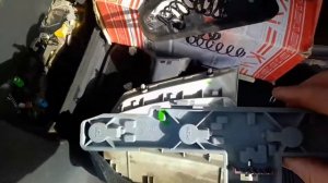 Как заменить лампы задних фонарей Opel Zafira B