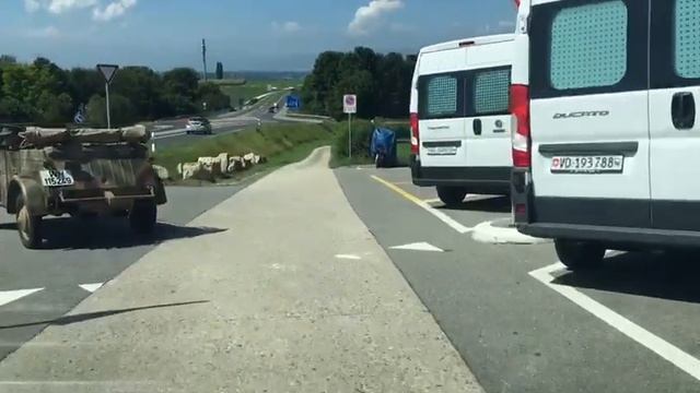 Kübelwagen Typ 82 Von 15 bis 100 Km/h in ungefähr 2.9 Sec. Sehr grob geschätzt ? - キューベルワーゲンのタイプ82 смотреть онлайн