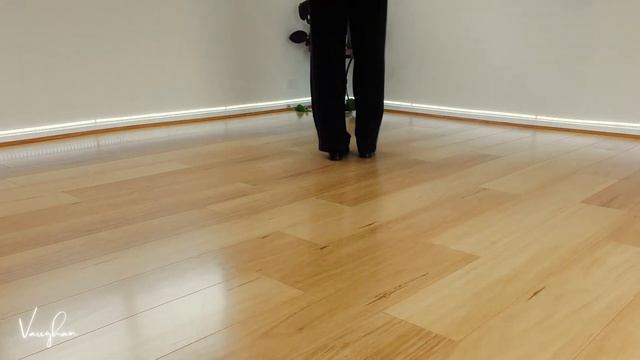 Curved Three Step in Slow Foxtrot - 3 Simple Steps! смотреть онлайн