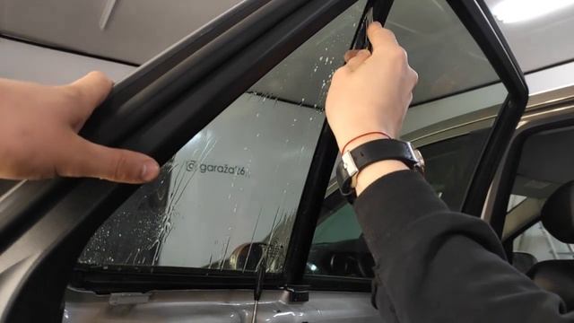 Ответы на вопросы. Как разобрать обшивку двери мерседес w164. Как затонировать форточку mercedes. смотреть онлайн