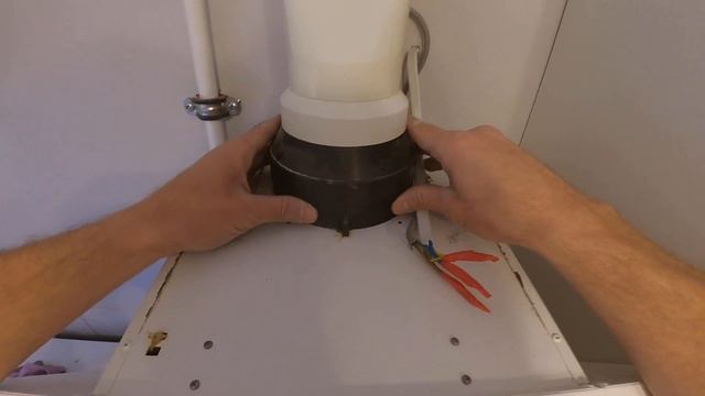 Правильное Подключение Вытяжки на Кухне к вентиляционному каналу. О гофре и коробе. смотреть онлайн