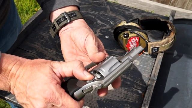 Colt Cobra .38 Special revolver makes a triumphant return смотреть онлайн