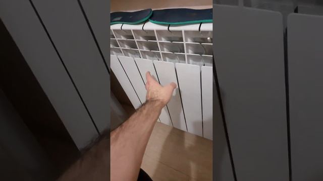 Чем алюминиевые радиаторы лучше чугунных? Ответил сантехник смотреть онлайн