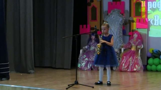 Пономарева Софья - М. Петренко "Вальс" смотреть онлайн