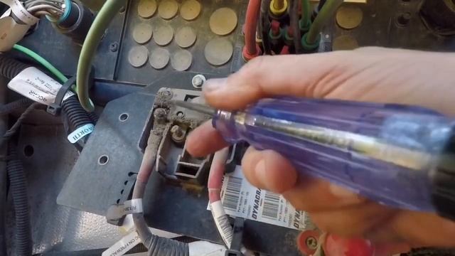Low Voltage Disconnect LVD Mega Fuse: Lost Power To Sleeper Acces- Lights, A/C Fan, And Refrigerato смотреть онлайн