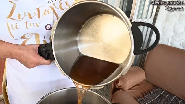 Καθαρίζουμε Μούστο μούστος, κάνουμε Μουσταλευριά και Φίλοι από την Ελίζα #MEchatzimike смотреть онлайн