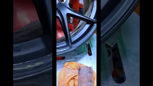 Новый 17 диск об бордюр!!! правим варим красим ! смотреть онлайн