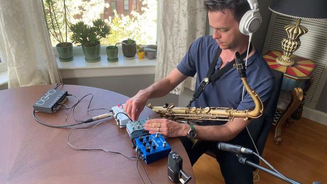 Cathedral r e v e r b e r a t i o n s // Saxophone w/ Blooper and Mercury 7 (stereo) смотреть онлайн