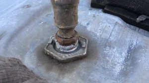 Как снять бак Mercedes-Benz W124