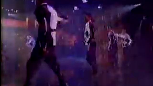 VANILLA ICE - PERFORMING ON ARSENIO HALL смотреть онлайн
