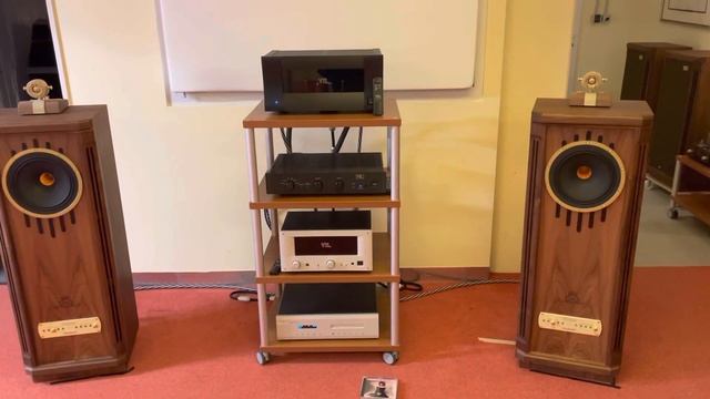 VTL Tubeamps on Tannoy GR Kensington смотреть онлайн
