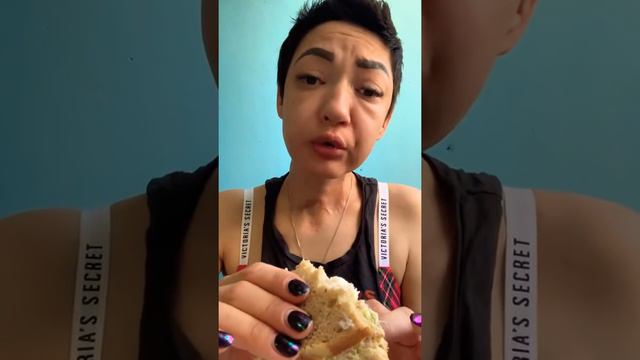 Как я живу после рака языка #3! Кушаю сандвич. смотреть онлайн
