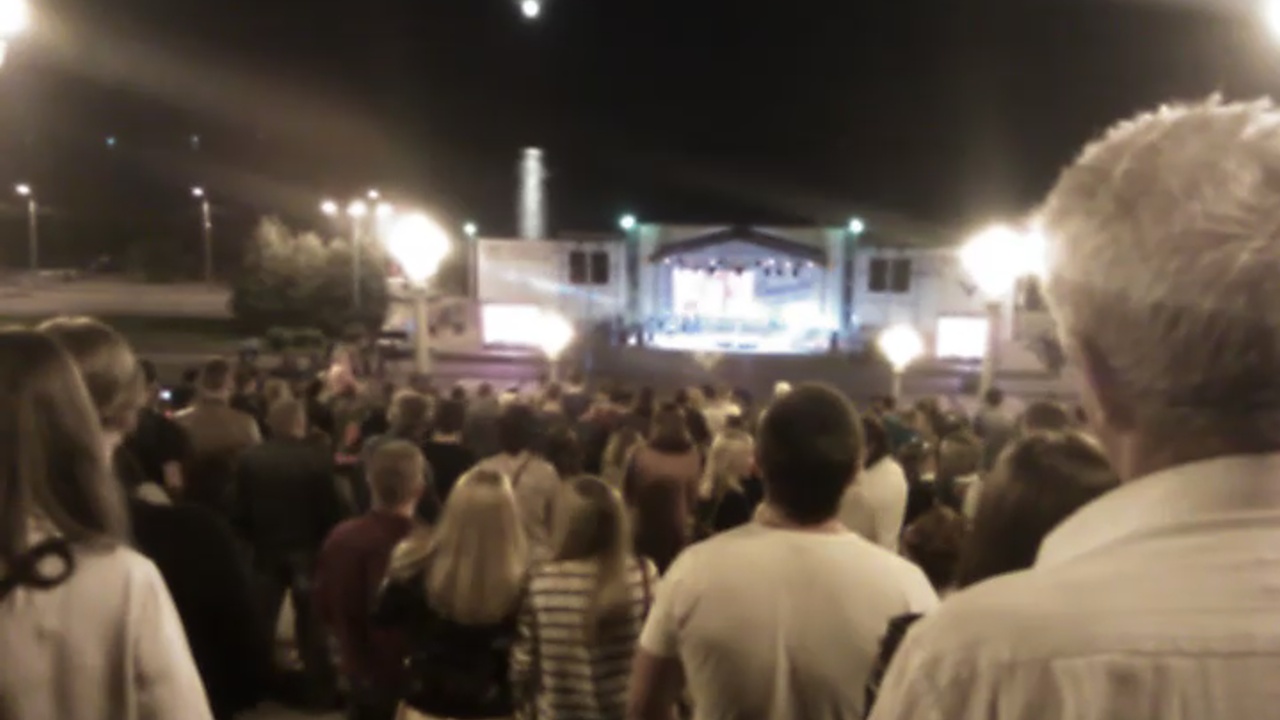 Концерт на набережной смотреть онлайн