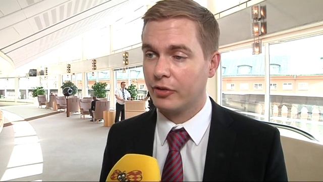 Regeringsplanet flög fyra mil - för att hämta ministrar смотреть онлайн