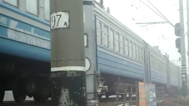 ЭР9М-548 проследует входной ТРИ ЖЕЛТЫХ смотреть онлайн