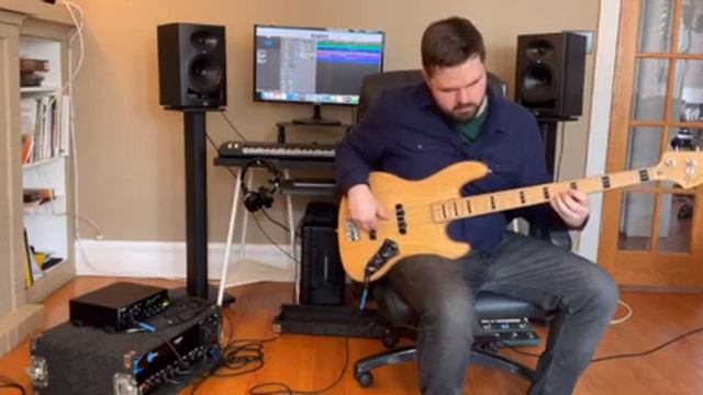 P.A.F. (Pete A. Flynn) Jazz Bass Pickup Test - improv jam смотреть онлайн