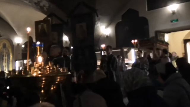 Утреня Великой Субботы - 2021 Крестный ход с Плащаницей - после входа в храм. смотреть онлайн