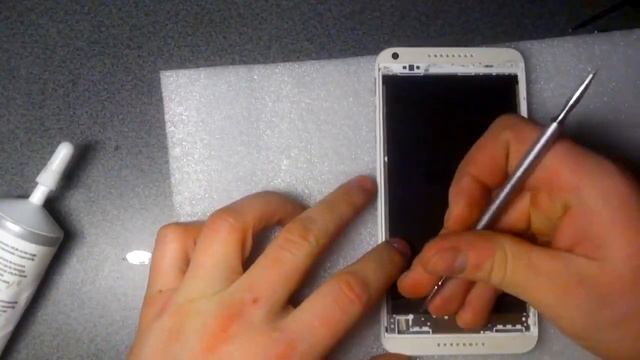 Замена модуля (экрана) HTC Desire 816.