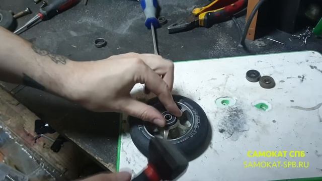 Что делать, если гремит трюковой самокат? Ремонт в домашних условиях смотреть онлайн