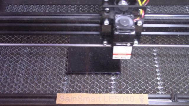 Multi-color tile burn of LightBurn's logo смотреть онлайн