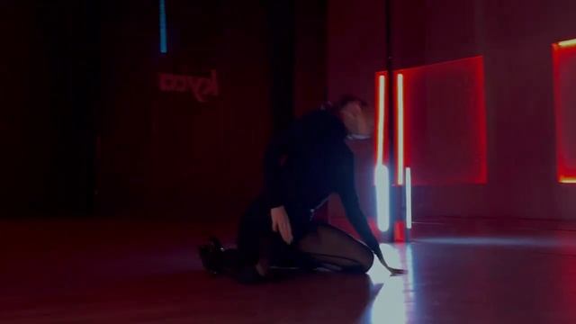 Танцуй сама - Skryptonite // Strip by Katya смотреть онлайн