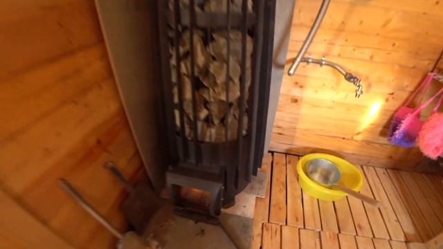 Баня с небольшой комнатой отдыха смотреть онлайн