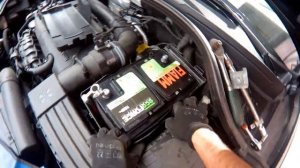 ЗАМЕНА АККУМУЛЯТОРА / AUDI Q3 / 2012