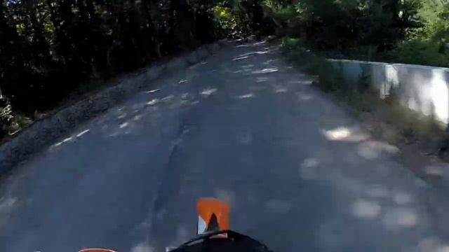 Воскресенская церковь, старая Севастопольская дорога, и скоростной подъем на Ай-Петри смотреть онлайн