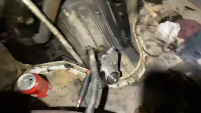 Ford e350 7.3 | liqueo causado por empaque de bomba de aceite | pressure oil pump смотреть онлайн