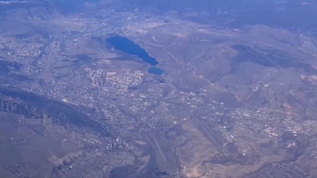 Тбилиси из кабины пилота с высоты 10000 м. Январь 2021. Tbilisi from the plane. смотреть онлайн