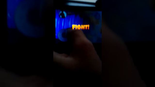 Друг играет в бой с тенью 2