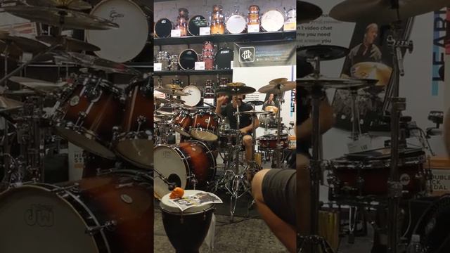 "Mountain song" performed by Stephen Perkins live in Guitar Center смотреть онлайн