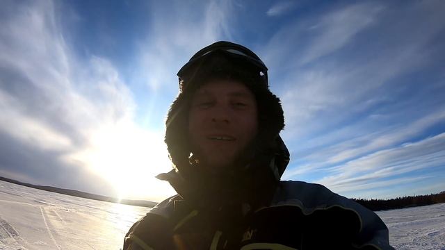 Более 20кг отборного окуня с одной лунки. Рыбалка и отдых на Кольском полуострове. Ловля хариуса. смотреть онлайн