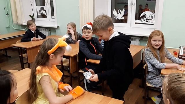 Новогодний праздник в 3-Б классе 64 школы. 28 декабря 2021 года смотреть онлайн