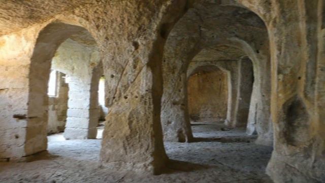 Le chiese rupestri di Gravina смотреть онлайн