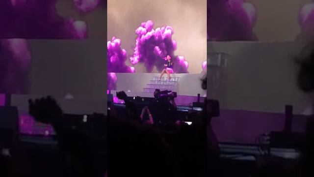 One last time - Ariana Grande at Excel Energy Center ( honey moon tour ) смотреть онлайн