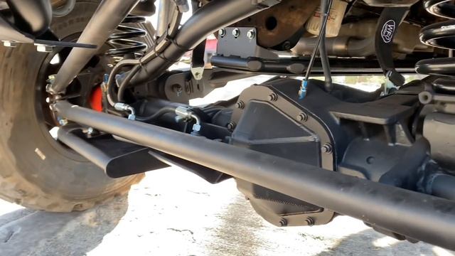 Rubicon Trail F-550 Poop Truck on 41” Michelin's смотреть онлайн