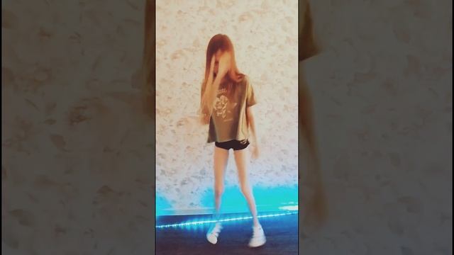 Dance up! Танцую под песню Двигаться!? смотреть онлайн