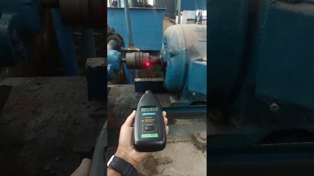measure RPM with a Non contact tachometer, смотреть онлайн