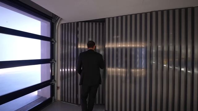 Inside $45,000,000 Billionaire's Row Mansion with a $10,000,000 Bugatti смотреть онлайн