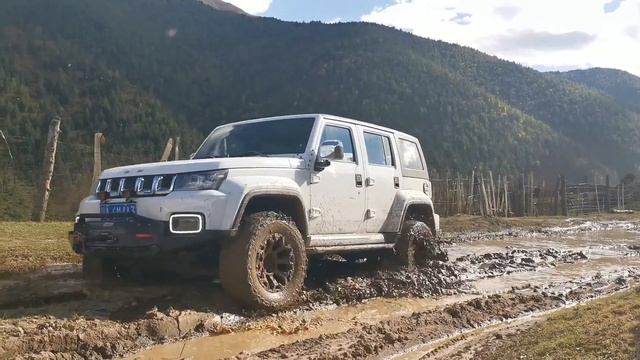 BAIC BJ40 PLUS. Attempt To Link Jiulong (4800m) With Zimei Pass (4700m). Part 2