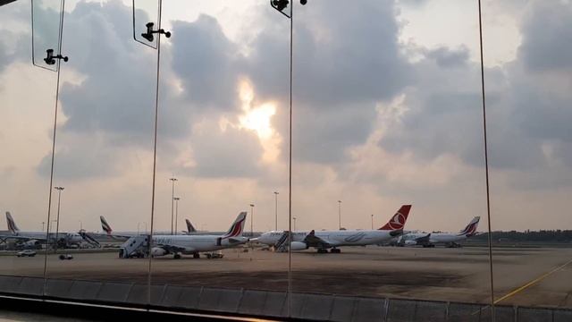 Colombo, Sri Lanka : Bandaranaike International Airport смотреть онлайн