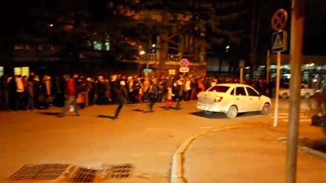 Очередь на электричку до Сочи смотреть онлайн