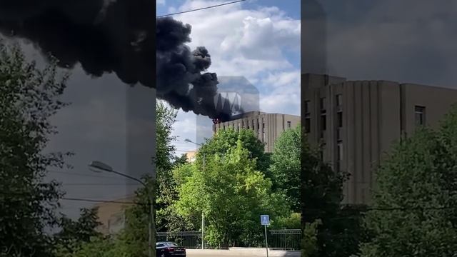 [ Альбом ]
⚡️Столб чёрного дыма поднимается над Москвой - в самом центре столицы пожар По данным МЧ смотреть онлайн