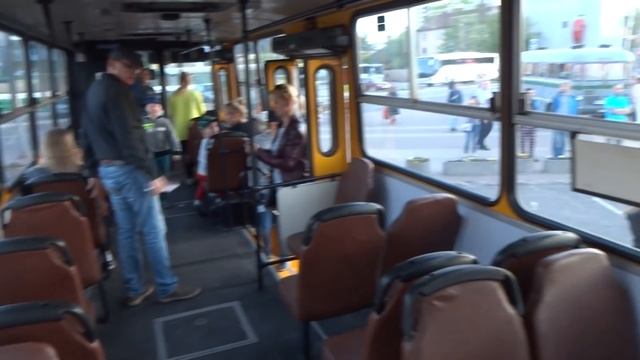 Поездка на ретро автомобилях: ГАЗ 24 «Волга» Такси | Ikarus Lux | Volvo SKV Katrineholm | Setra S 8 смотреть онлайн
