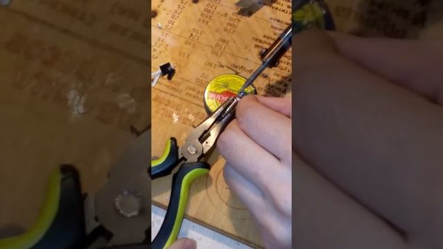 Ремонт наушников без замены штекера. Часть 2. смотреть онлайн