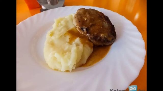 МЕРЗКАЯ ЕДА В ШКОЛЬНОЙ СТОЛОВОЙ смотреть онлайн