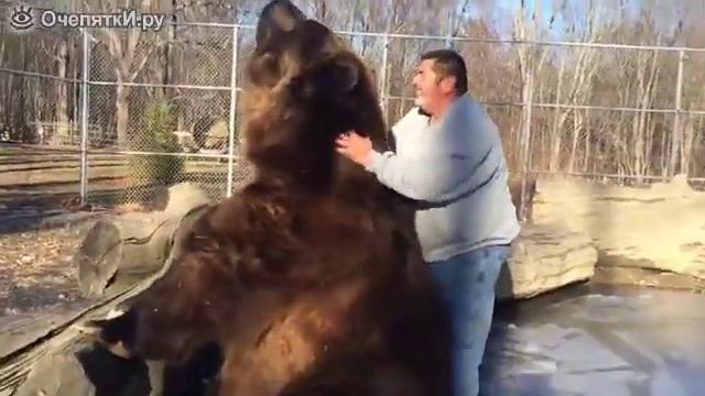 Невероятноя дружба между медведем и человком??? смотреть онлайн