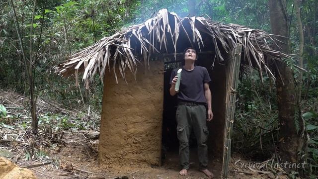 Winter shelter - 2 years of survival in the rainforest - episode 15 смотреть онлайн